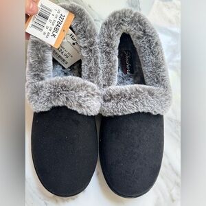 New with tags Sketchers cozy campfire size 7 black slipper indoor outdoor